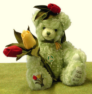Hermann限量款郁金香泰迪熊。头戴一支郁金香，手捧的两朵花却只想送给你。