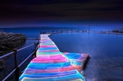 斯图尔特岛的彩虹桥，据说走过去就会有好运哦