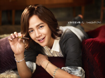 ___ Jang Keun Suk 、你的微笑，温暖如光。