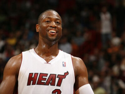 德文·韦德 德文·韦德（英语：Dwyane Tyrone Wade，1982年1月17日出生于美国伊利诺伊州芝加哥（Chicago, Illinois），美国职业篮球运动员，司职得分后卫，被普遍公认为现今NBA联盟中，运球过人速度最快的球员之一。20…