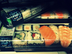 我本来想过着随便当个忍者，随便赚点钱……然后和不美又不丑的女人结婚生两个小孩，第一个是女孩，第二个是男孩……等长女结婚，儿子也能够独挡一面的时候，就从忍者的工作退休……之后，每天过着下将棋或围棋的悠闲隐居生活……然后比自己的老婆还要早老死……我就是想过这种生活……  ——鹿丸