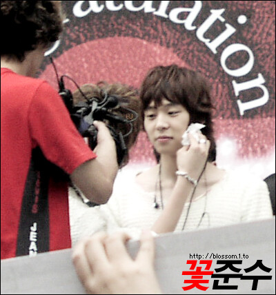 从那一刻就不可救药的爱上了你