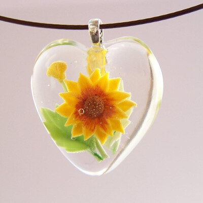 Sunflower heart resin pendant necklace