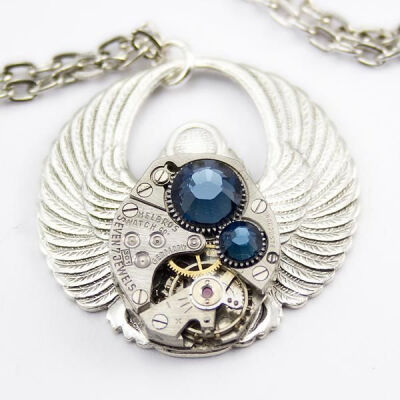 蒸汽朋克风格的各种饰品。每一次他们成就了我们不少读者欢迎。 今天，我们也想给蒸汽朋克集合珠宝 伦敦资料 来自西雅图。 从作者的话：”我喜欢使用老式的材料，制造蒸汽朋克风格在美丽的首饰，我采用冷连接技术的设…