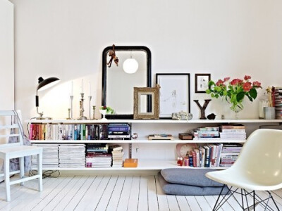 i want a corner like this...to read and chill out