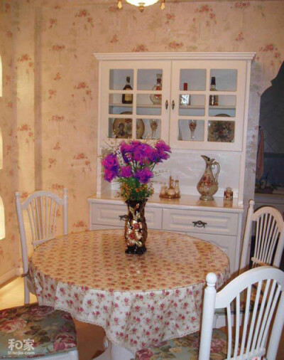 转到餐厅来看下