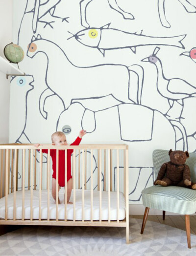 墙上的涂鸦代替一沉不变的白色墙体和墙纸，让儿童房变得更活泼可爱,儿童房,墙画,婴儿床