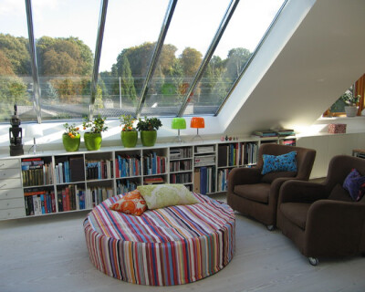 阳光很好~当做读书休息的地方太合适不过了~,阁楼,书房,天窗,小居室,沙发