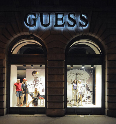 GUESS window displays Summer 2012 Budapest