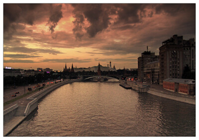 Dusk... | Kremlin, evening, dusk, bridge, river, Moscow