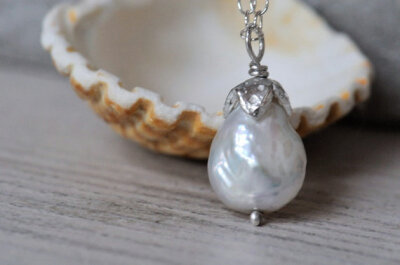 Solitary white pearl necklace. Sterling silver necklace with freshwater pearl.