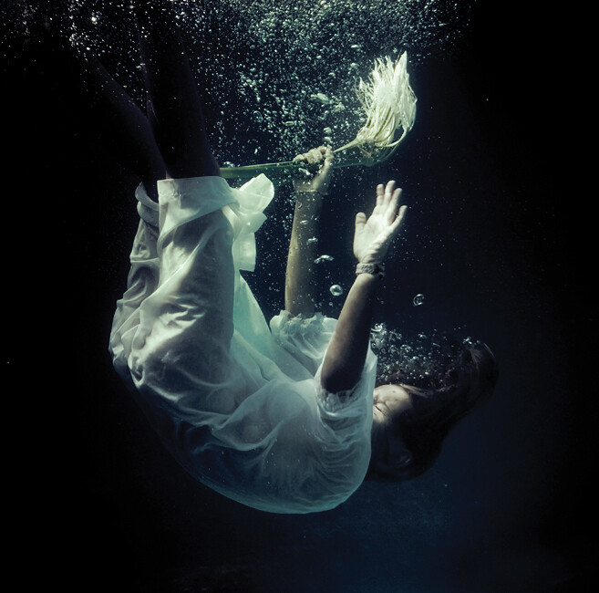 自从遇到了你,经常有种溺水的窒息弥漫我脑子的每个细胞.