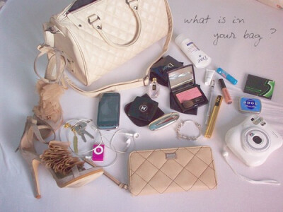 what&#39;s in your bag?、whats in your bag