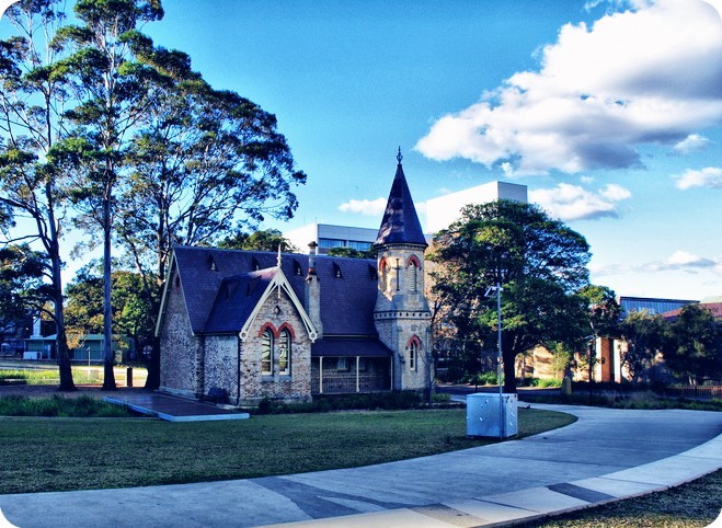 类似城堡的蓝色建筑