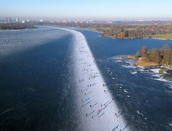 Ice skating on Paterswoldse Meer