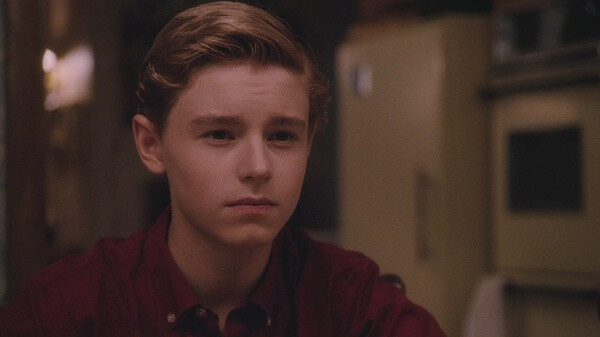 Callan McAuliffe 怦然心动~~ 深邃的小眼睛...