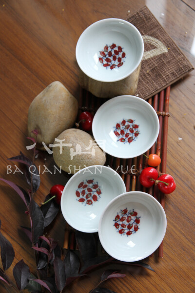 【八千山月】釉里红 樱桃蟠枝纹 茶杯 四件套【现货包邮】http://item.taobao.com/item.htm?id=17865588744