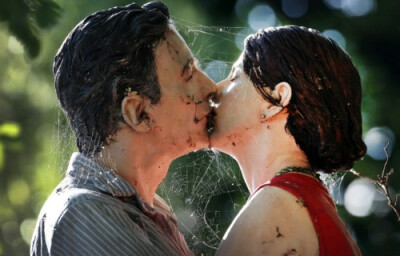 天边风光身边的我都不在你眼中 你的眼中藏著什么我从来都不懂 没有关系你的世界就让你拥有 不打扰是我的温柔 【温柔】五月天