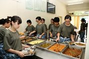 “香港青少年军事夏令营”