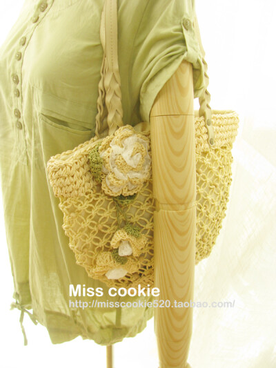 花朵装饰草编包