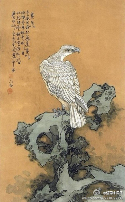 素练风霜起，苍鹰画作殊。身思狡兔，侧目似愁胡。绦镞光堪摘，轩楹势可呼。何当击凡鸟，毛血洒平芜。━━唐.杜甫《画鹰》