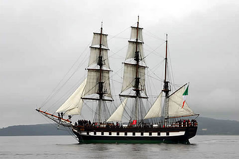 船名：邓布鲁蒂(DUNBRODY). Class: A. 船籍：爱尔兰. LOA: 53.6m. 帆型: 三桅帆船（Barque 3）. 建造: 2001. 母港：NA.