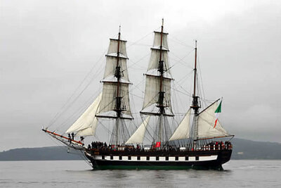 船名：邓布鲁蒂(DUNBRODY). Class: A. 船籍：爱尔兰. LOA: 53.6m. 帆型: 三桅帆船（Barque 3）. 建造: 2001. 母港：NA.