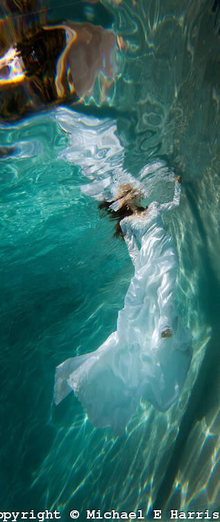 Underwater Fashion Wedding Dress-10.jpg | Michael Harris Photography