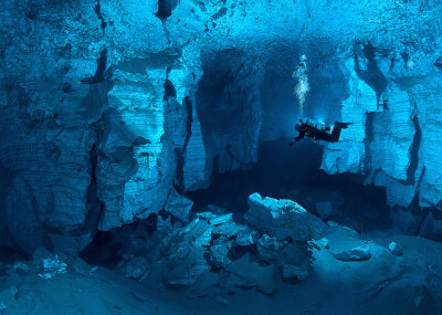 The world&#39;s largest underwater cave.