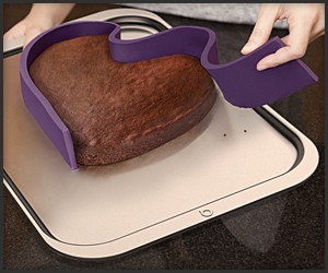 Quirky Ribbon Baking Pan can be molded into any shape, magnets that make it stick to the baking sheet!