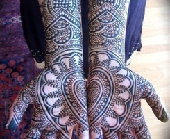 刺鸟 或是 刺青