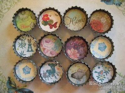 谁说瓶盖就是废弃物，把漂亮的纸放在瓶盖里，瓶盖也是漂亮的艺术品。