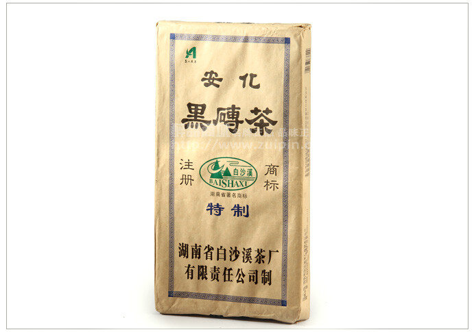 白沙溪 湖南安化黑茶 10年黑砖 2KG茶叶 特制紧压茶，传承传统工艺，味道香浓醇厚，回味甘甜；具有降脂解腻，补充膳食纤维等其他药理作用。