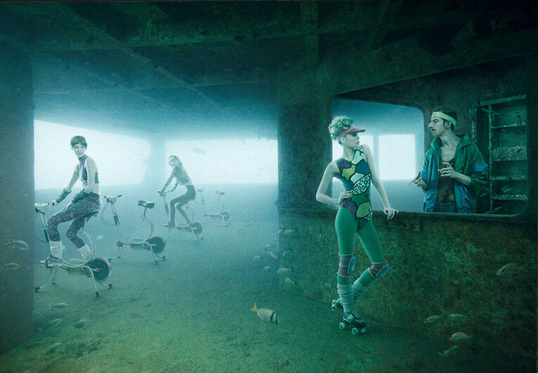 Andreas Franke，来自奥地利的摄影师。他将这场艺术展命名为“范登堡：地表下的生活”(The Vandenberg：Life Below The surface)。在去年，Franke探测了淹没在海里的“范登堡”号军舰，而他也在佛罗里达州拍摄了很多沉船现场照片，当他回到奧地利查看照片时，顿时萌生了这个有趣的主意，为那艘像人造暗礁的沉船賦予了新的生命。Franke让潜水者用12快强力磁铁把拍摄的超现实摄影数码照片吸附在长93英尺(约28米)的船舷上，这些照片外有3毫米的樹脂玻璃封住，装裱在不锈钢的铁框上，再用矽樹脂密封防水。Franke的作品与这艘沉船的工业金属质感形成对比，主页：http://www.staudinger-franke.com