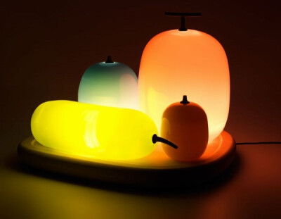 S&O Design设计工作室设计的水果壁灯和水果台灯