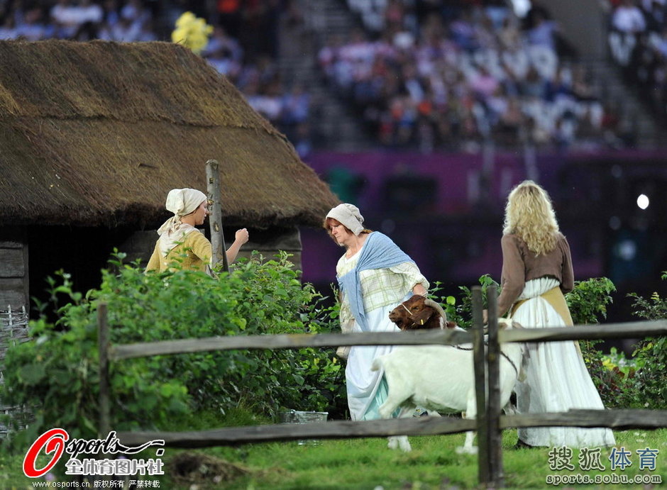 伦敦奥运会开幕式垫场表演 牛羊入场田园布景温馨