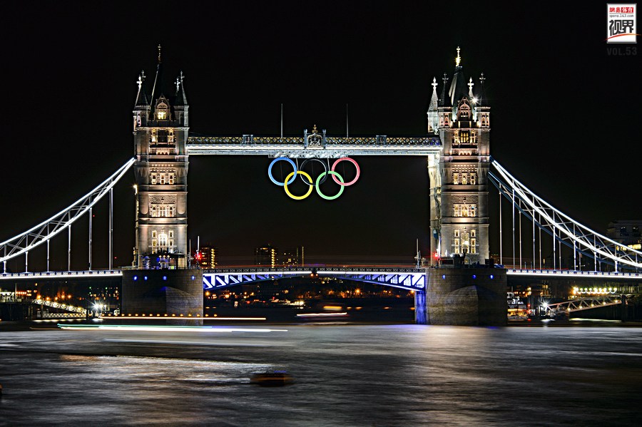 伦敦静候奥运开幕 2012年7月26日，奥运会开幕在即，伦敦塔桥上挂起奥运会五环标志。