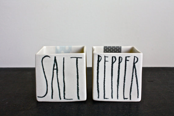 square polka dot SALT and PEPPER cellars. Just simple and elegant.....like always 大爱~~