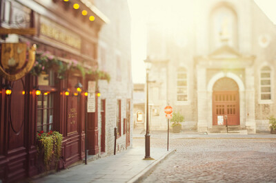 去一座温暖的小城开间小店。