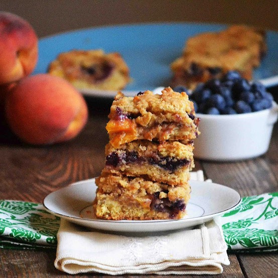 Blueberry Peach Cobbler Bars - 蓝莓桃皮匠棒