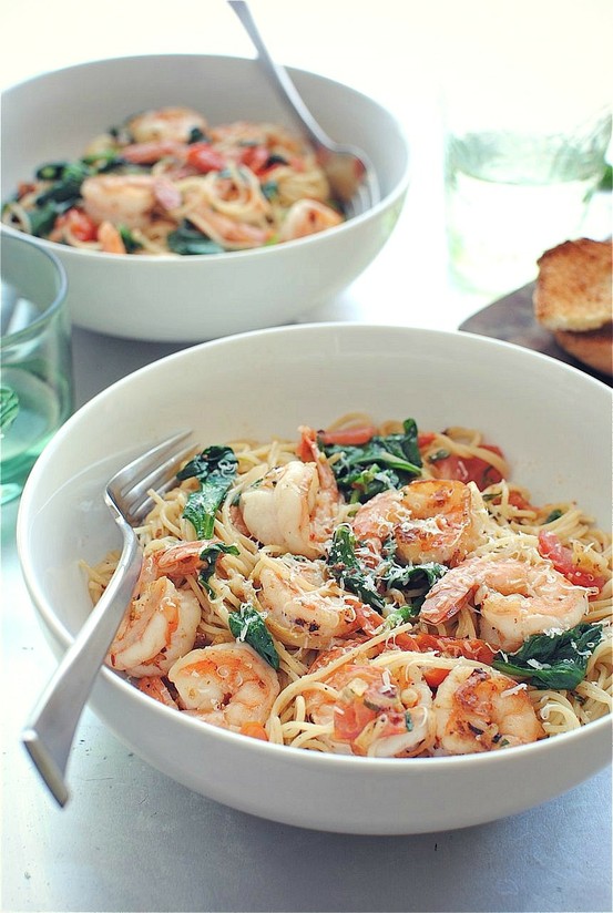 Shrimp Pasta with Tomatoes, Lemon, and Spinach - 西红柿，柠檬，菠菜虾意粉