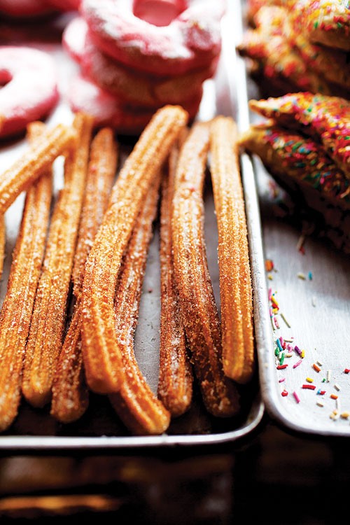 墨西哥Churro和巧克力蘸酱 - I LOVE THIS?。≡谙つ? 我常常在一间小墨西哥餐厅吃。