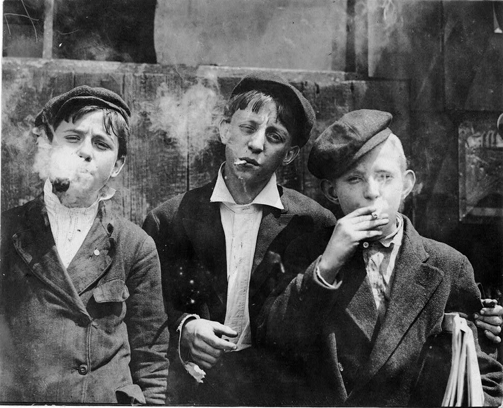 Newsies at Skeeter Branch. St. Louis, 1910. By Lewis W. Hine