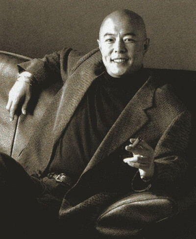 张铁林(Zhang Tie-Lin)（1957年6月15日－），英国籍华人男演员，1987年，赴英国留学，十年后加入英国国籍。1990年代初，张赴香港发展，初期与徐克签约，参加了《黄飞鸿》系列电影的拍摄，1996年转入凤凰卫视主持电影…