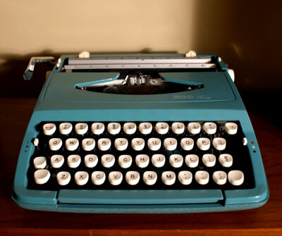 1960S荷兰产SEARS牌蓝色英文打字机