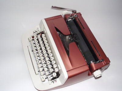 60's SEARS牌亮红金属漆金属外壳手动英文打字机带箱