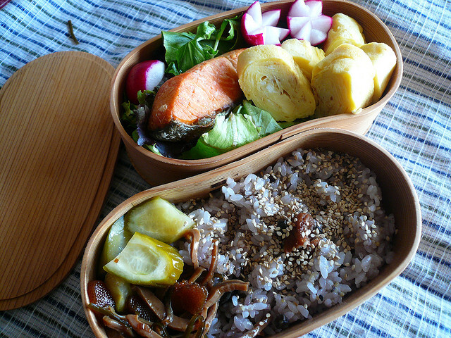 鮭卵焼き弁当