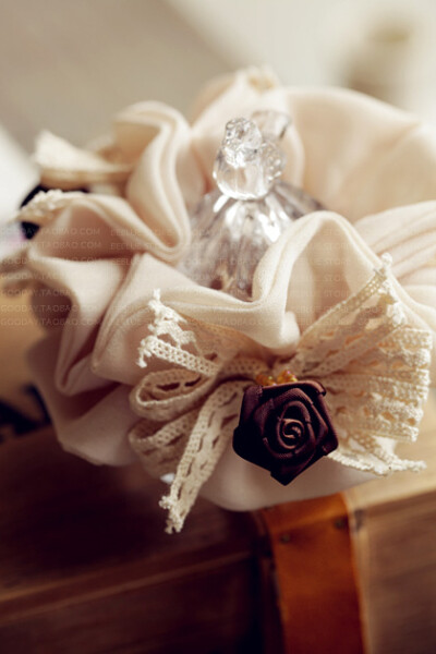 日系典雅风 串珠深咖玫瑰蕾丝蝴蝶结 发圈头花