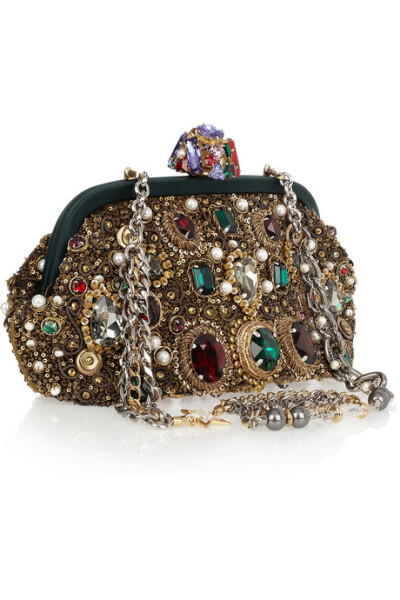 Dolce Gabbana Jewel and pearl embellished clutch 华丽民族风。更多精彩请关注晓冬知春-视觉生活志