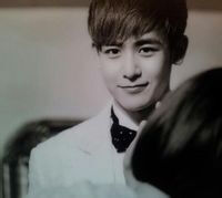 维尼夫妇—尼坤（Nichkhun)中泰混血—韩国2pm组合成员，泰国形象大使。2012年，Nichkhun被评为2012Kerd Awards泰国最具影响力人物。温和有礼、长相帅气的Nichkhun素来具有“泰国王子”的美称。